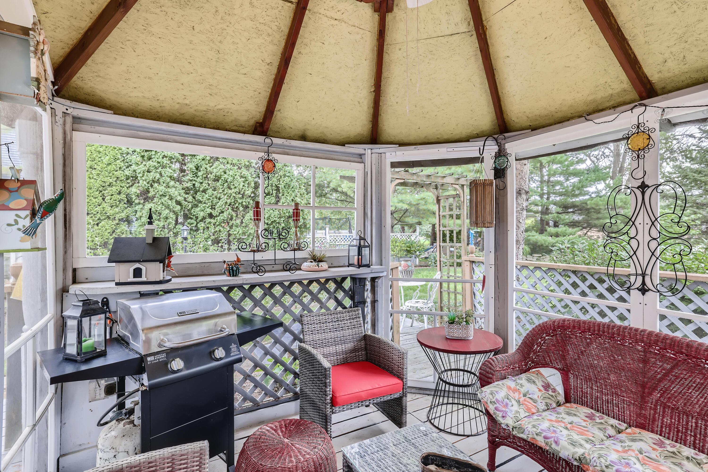 198 South Spring Road Westerville, OH 43081 - Photo 21 of 27 30 2nd Floor Sunroom