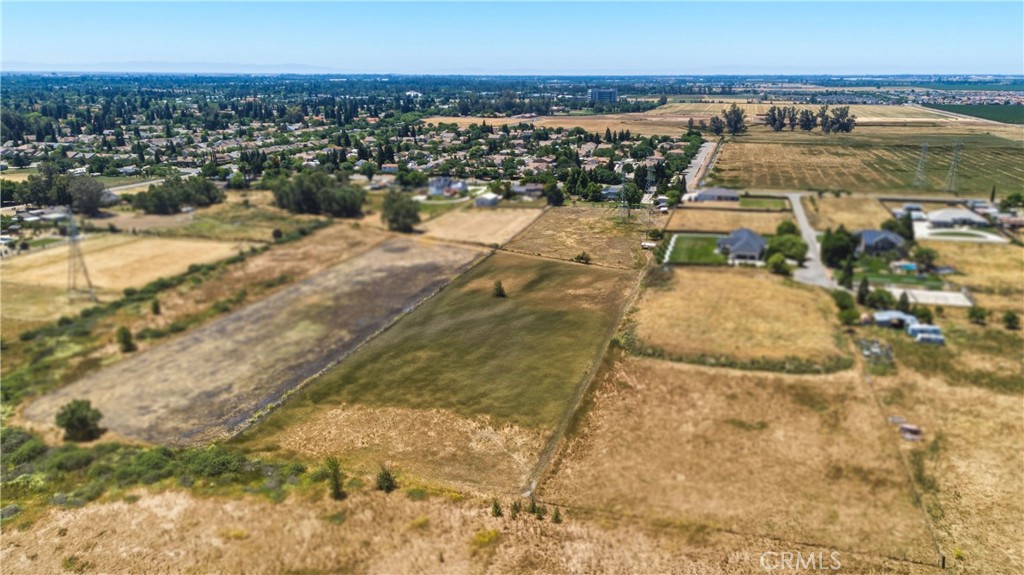3856 North Gardner Avenue Merced, CA 95340 - Photo 47 of 59 a view of a city