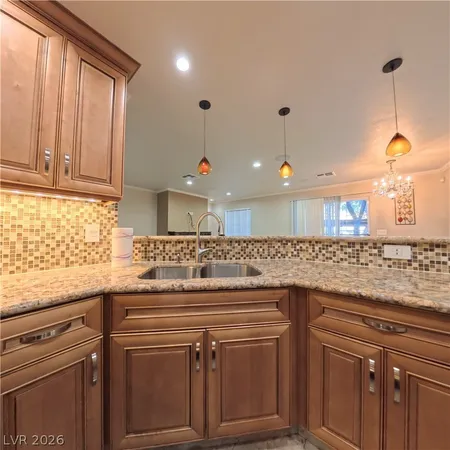 $1,695 | 8600 West Charleston Boulevard, Unit 1061, Las Vegas, NV 89117