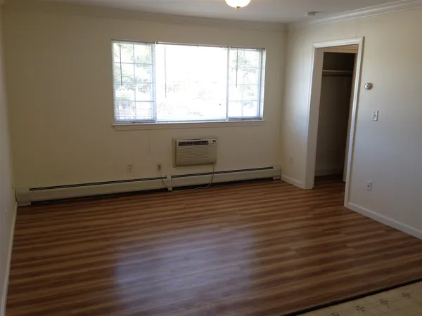 $1,809 | 3861 Brown Avenue, Unit 28, Manchester, NH 03103