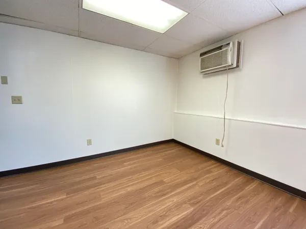 $1,809 | 3861 Brown Avenue, Unit 28, Manchester, NH 03103