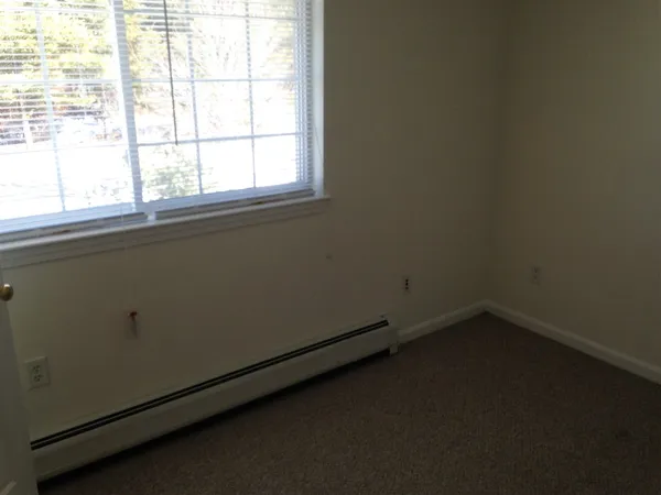 $1,809 | 3861 Brown Avenue, Unit 28, Manchester, NH 03103