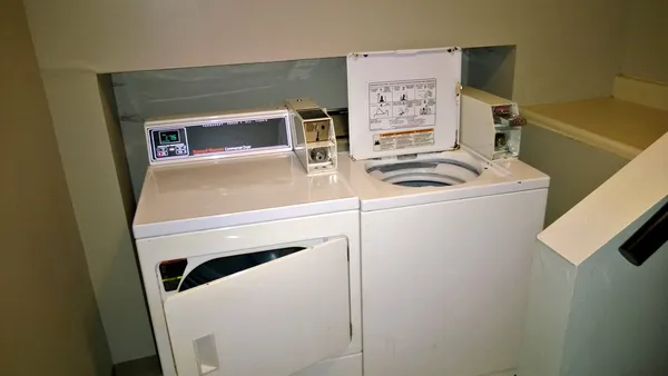 $1,809 | 3861 Brown Avenue, Unit 28, Manchester, NH 03103