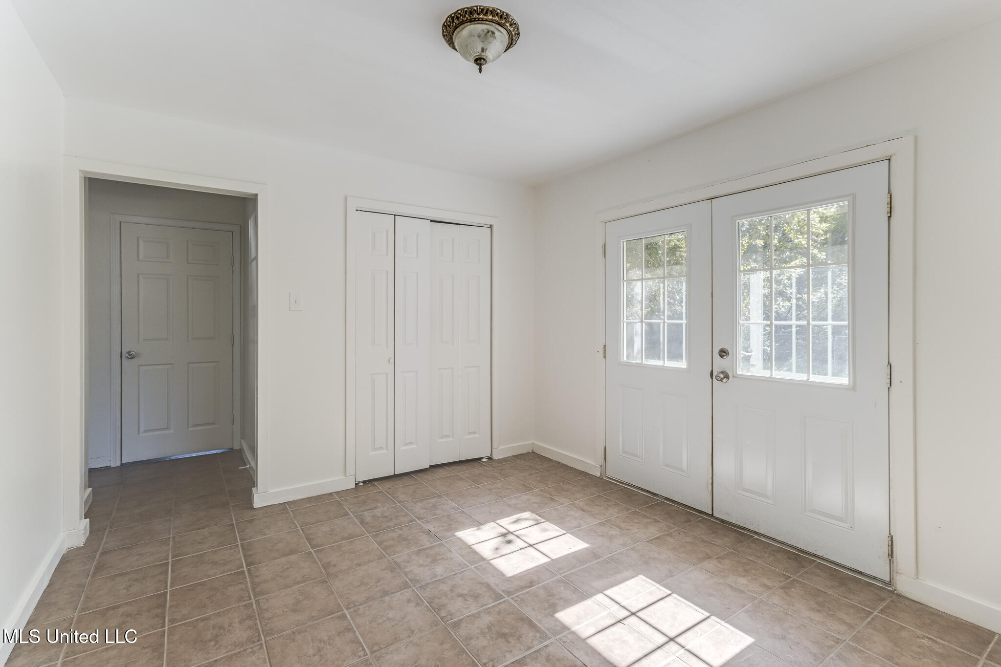 215 Ridgeway Avenue Gulfport, MS 39507 - Photo 10 of 20 IMG_1656