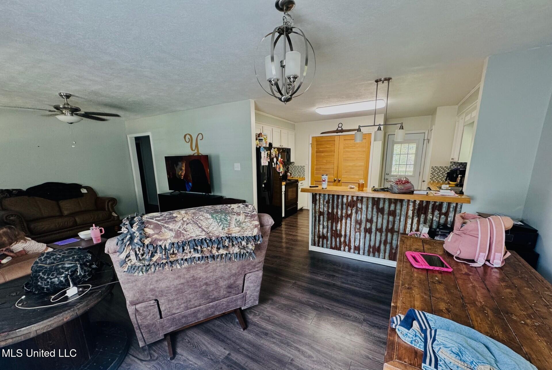 2435 Tiger Trail Southwest Brookhaven, MS 39601 - Photo 4 of 26 thumbnail_IMG_9751