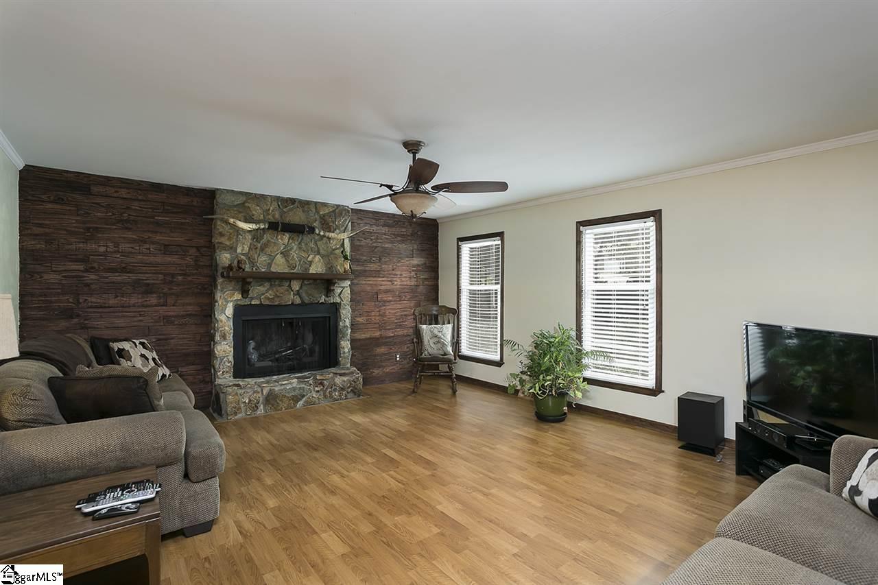 906 Standing Springs Road Greenville, SC 29605 - Photo 4 of 26 Gallery Image 4