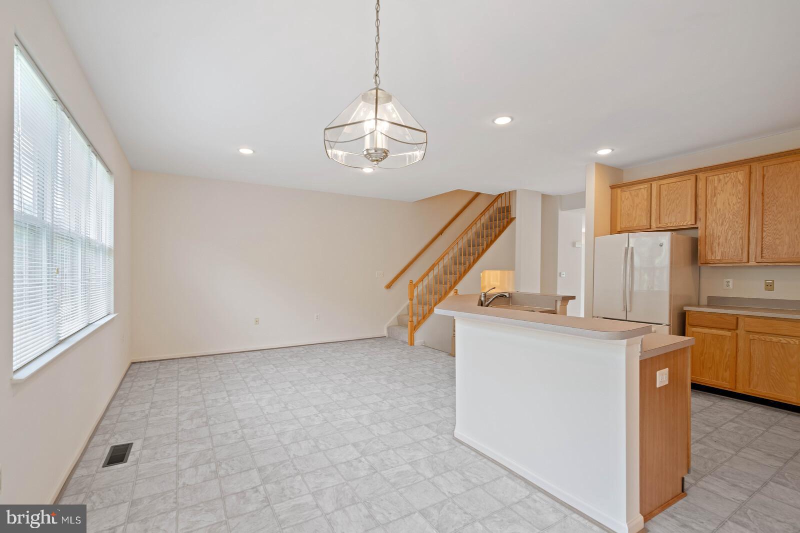 21508 Tamarack Ridge Square Sterling, VA 20164 - Photo 12 of 45 Kitchen