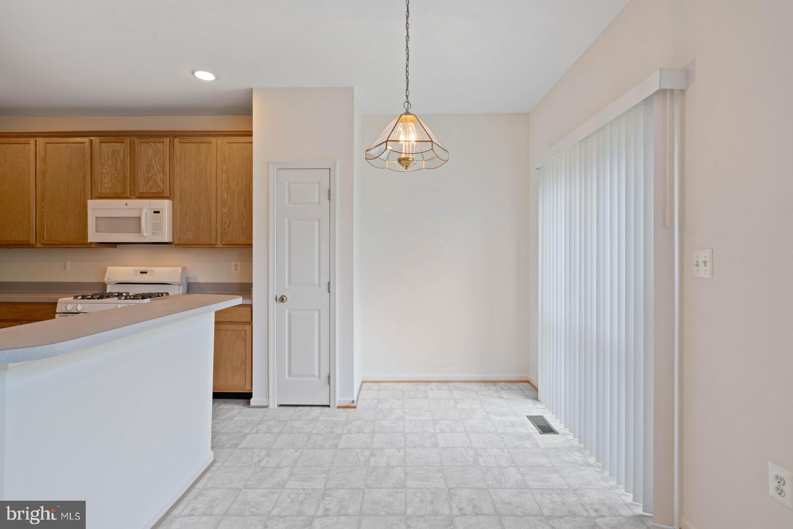 21508 Tamarack Ridge Square Sterling, VA 20164 - Photo 15 of 45 Gallery Image 15