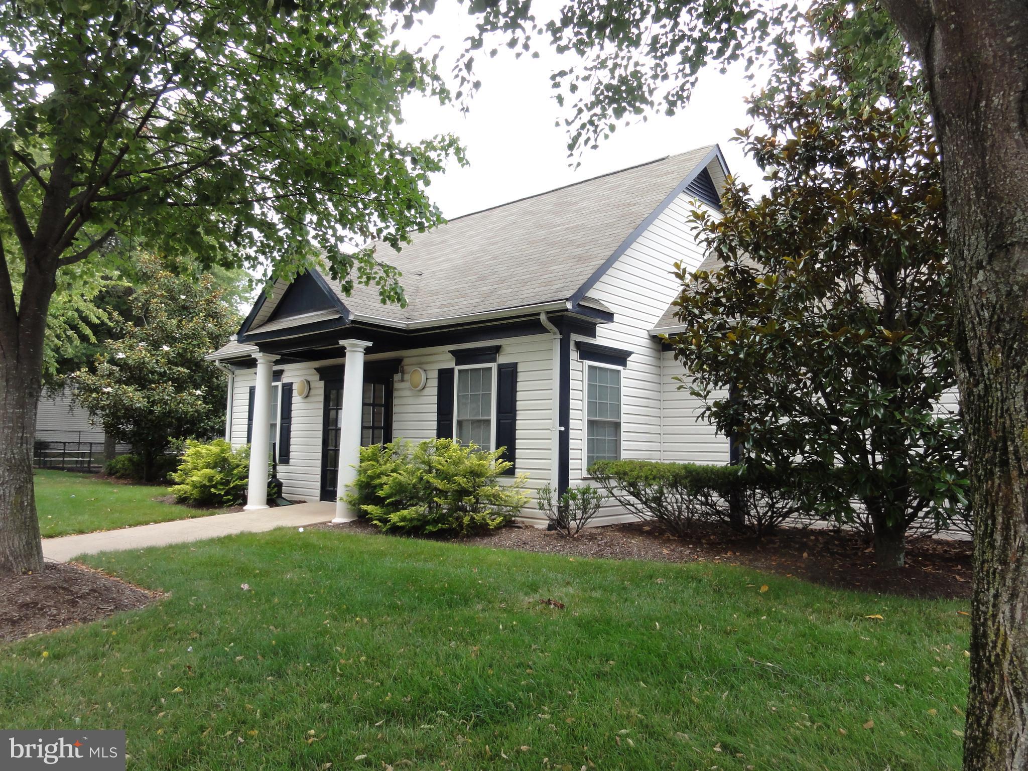 21508 Tamarack Ridge Square Sterling, VA 20164 - Photo 40 of 45 Pool House