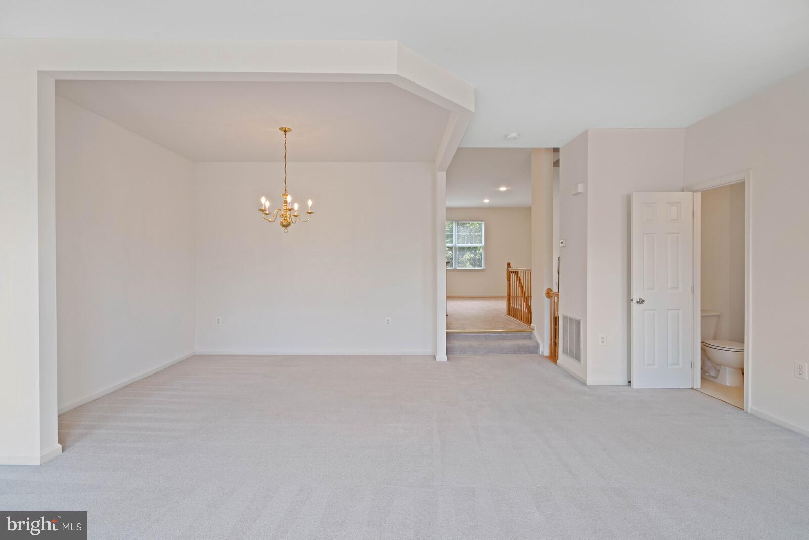 21508 Tamarack Ridge Square Sterling, VA 20164 - Photo 8 of 45 Dining area