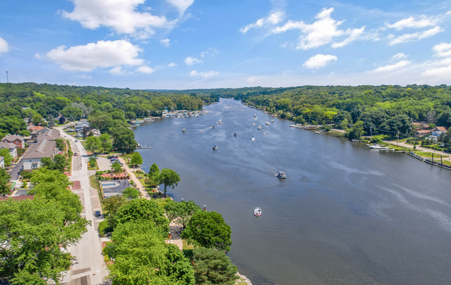 102 Ellis Road Algonquin, IL 60102 - Photo 40 of 45 an aerial view of a houses with outdoor space and street view