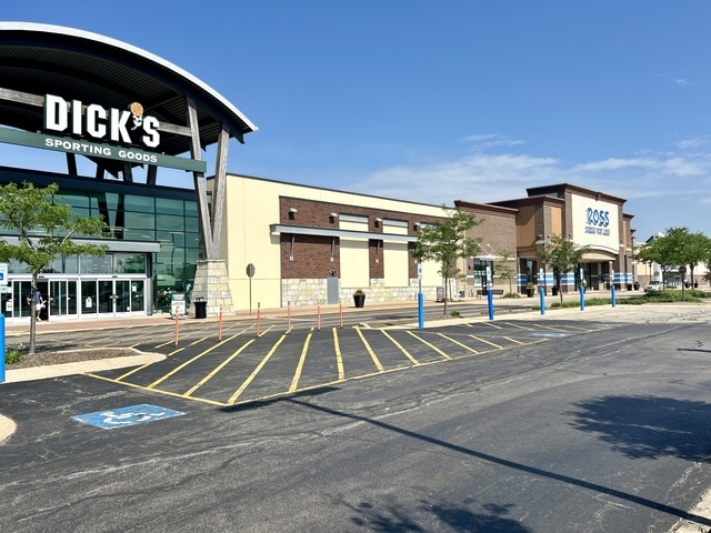 102 Ellis Road Algonquin, IL 60102 - Photo 42 of 45 a view of a building with a street
