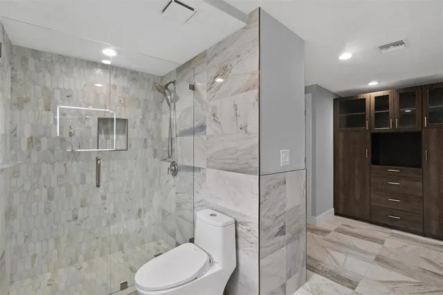 $899,000 | 333 Sunset Drive, Unit 208, Fort Lauderdale, FL 33301