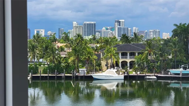 $899,000 | 333 Sunset Drive, Unit 208, Fort Lauderdale, FL 33301