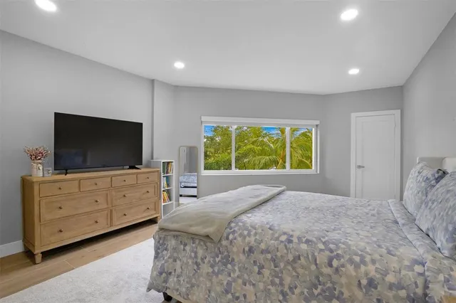 $899,000 | 333 Sunset Drive, Unit 208, Fort Lauderdale, FL 33301