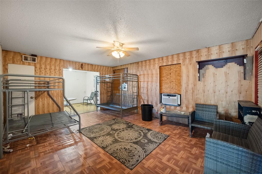1014 Southwest 3070 Purdon, TX 76679 - Photo 2 of 10 Living Room