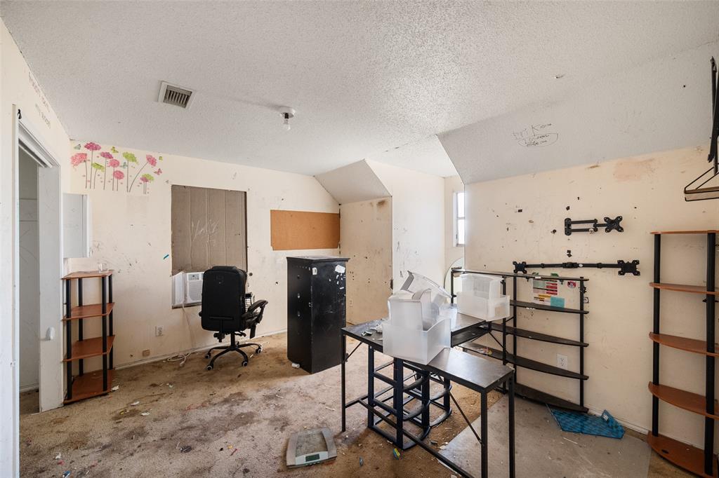 1014 Southwest 3070 Purdon, TX 76679 - Photo 8 of 10 Bedroom - Upstairs