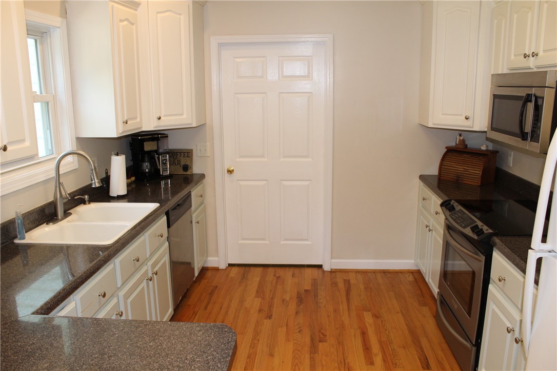 207 Boxwood Lane Anderson, SC 29621 - Photo 4 of 18 Gallery Image 4
