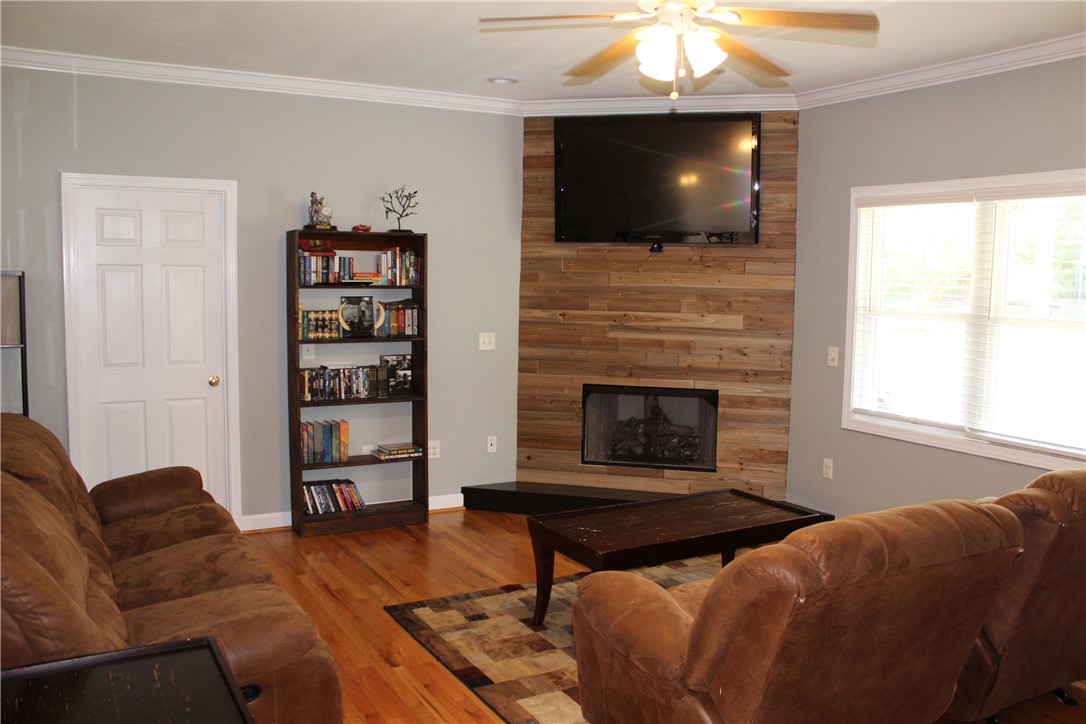 207 Boxwood Lane Anderson, SC 29621 - Photo 6 of 18 Gallery Image 6