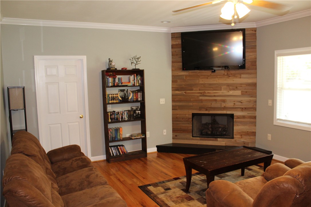207 Boxwood Lane Anderson, SC 29621 - Photo 7 of 18 Gallery Image 7