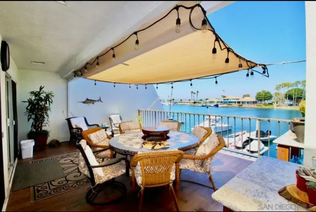 $1,799,000 | 10 Antigua Court, Coronado, CA 92118