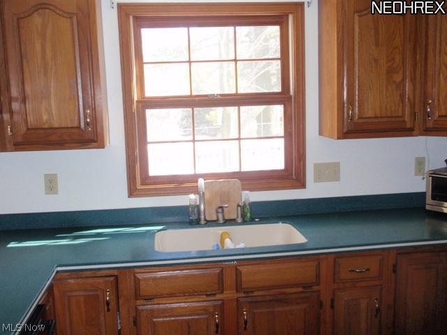 13560 Carter Road Painesville, OH 44077 - Photo 9 of 17 KITCHEN