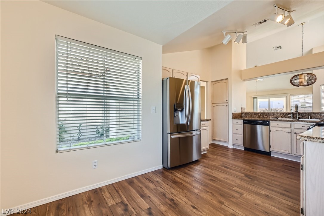67 Reflections Road Henderson, NV 89074 - Photo 12 of 28 Gallery Image 12