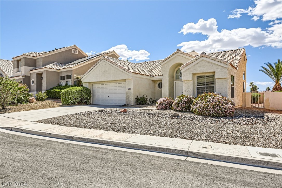 67 Reflections Road Henderson, NV 89074 - Photo 2 of 28 Gallery Image 2