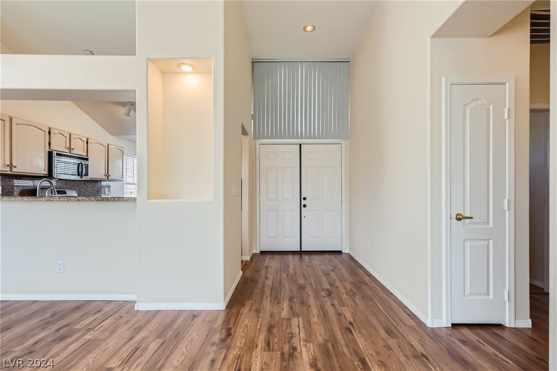 67 Reflections Road Henderson, NV 89074 - Photo 4 of 28 Gallery Image 4