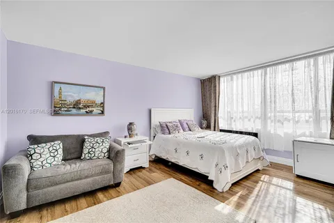 $349,000 | 11113 Biscayne Boulevard, Unit 255, Miami, FL 33181