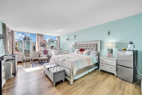 $349,000 | 11113 Biscayne Boulevard, Unit 255, Miami, FL 33181