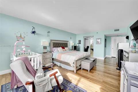 $349,000 | 11113 Biscayne Boulevard, Unit 255, Miami, FL 33181