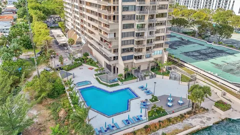 $349,000 | 11113 Biscayne Boulevard, Unit 255, Miami, FL 33181