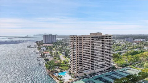 $349,000 | 11113 Biscayne Boulevard, Unit 255, Miami, FL 33181