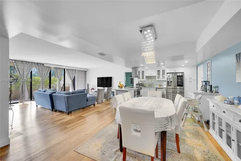 $349,000 | 11113 Biscayne Boulevard, Unit 255, Miami, FL 33181