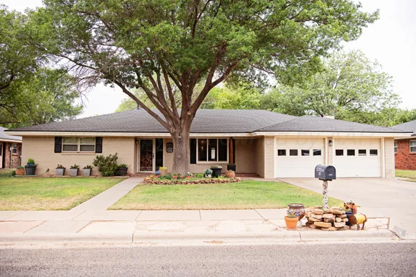 $385,000 | 127 Mimosa Street, Hereford, TX 79045