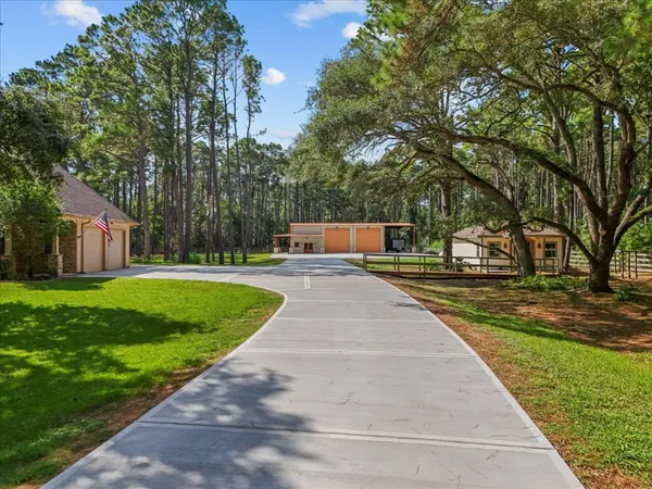 $1,375,000 | 7306 Live Oak Circle, Alvin, TX 77511