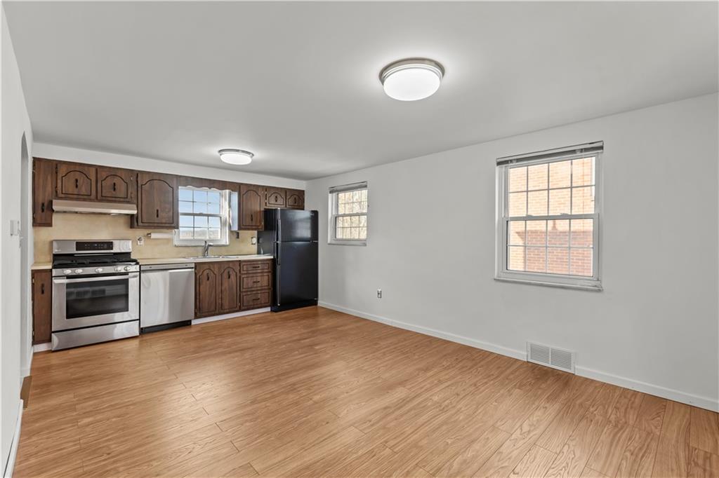 6317 Verona Road Verona, PA 15147 - Photo 8 of 29 Kitchen