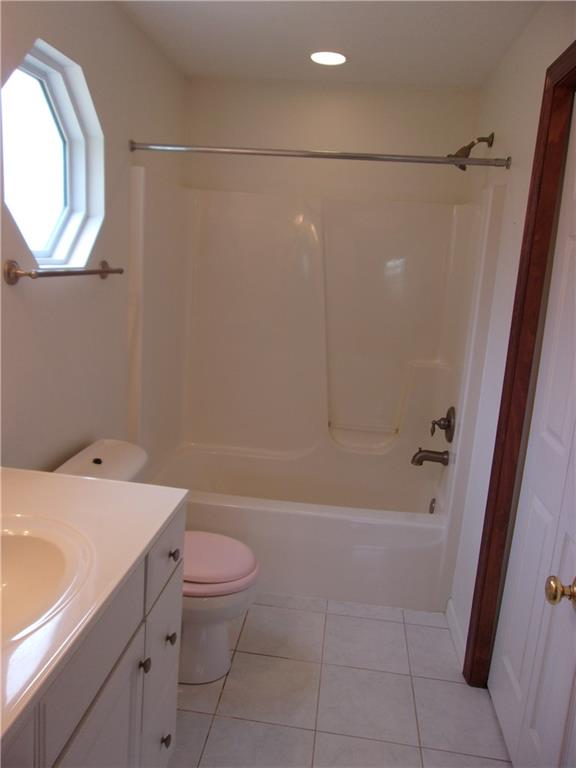 2288 Reis Run Road Pittsburgh, PA 15237 - Photo 16 of 23 Updated full bathroom off master bedroom with newer tub, fixtures, big linen closet to right in photo.