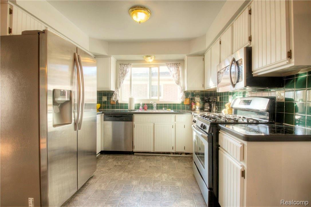43071 Hanford Road Canton, MI 48187 - Photo 19 of 58 930A0872_3_4.jpg