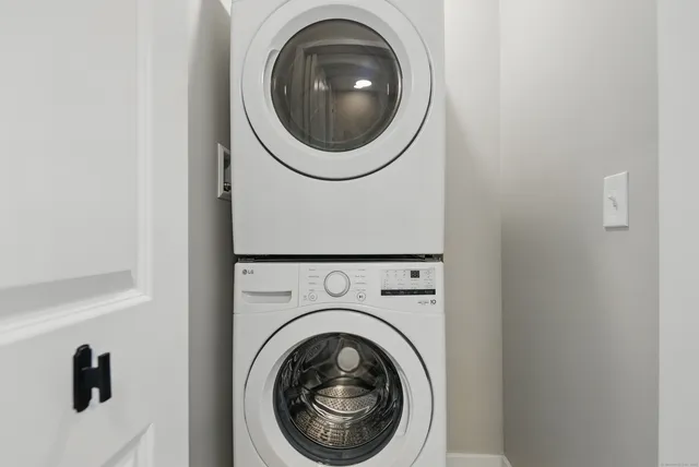 a close up view of a washer and dryer