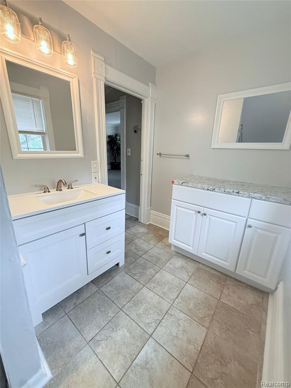 415 Coutant Street, Unit B Flushing, MI 48433 - Photo 8 of 11