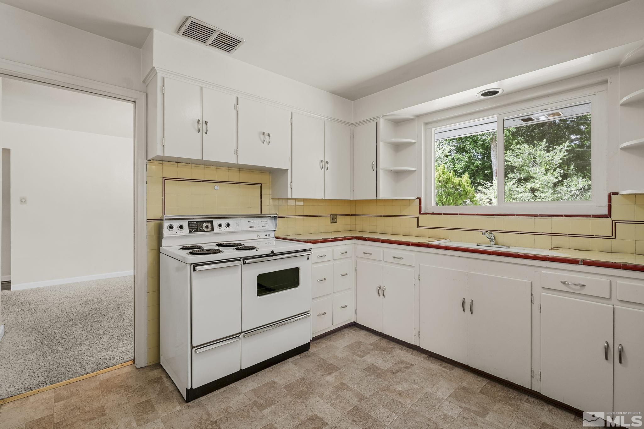 335 Sunset Drive Reno, NV 89509 - Photo 8 of 17 Photo 8