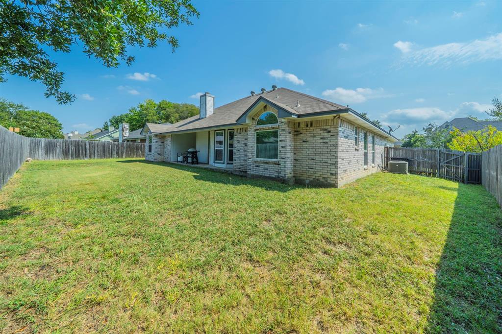 1013 Short Line Boulevard Midlothian, TX 76065 - Photo 22 of 26 a view of a yard in front of house