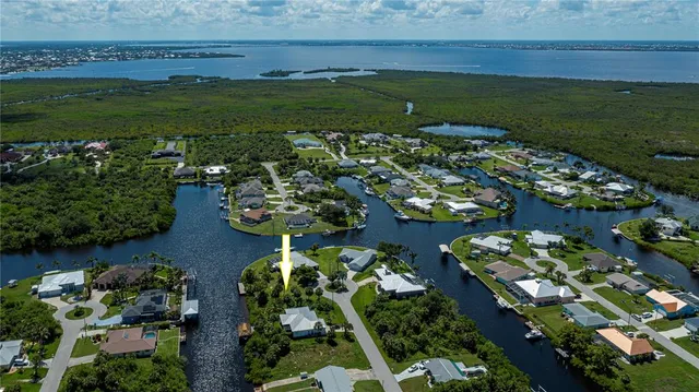 a view of an outdoor space