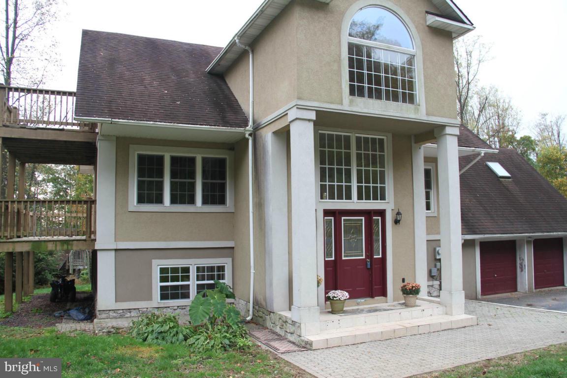 449 Dead End Road Lititz, PA 17543 - Photo 3 of 23
