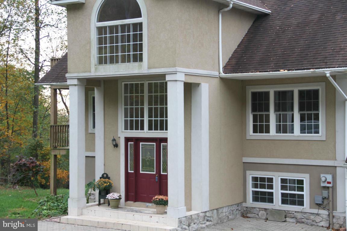 449 Dead End Road Lititz, PA 17543 - Photo 4 of 23