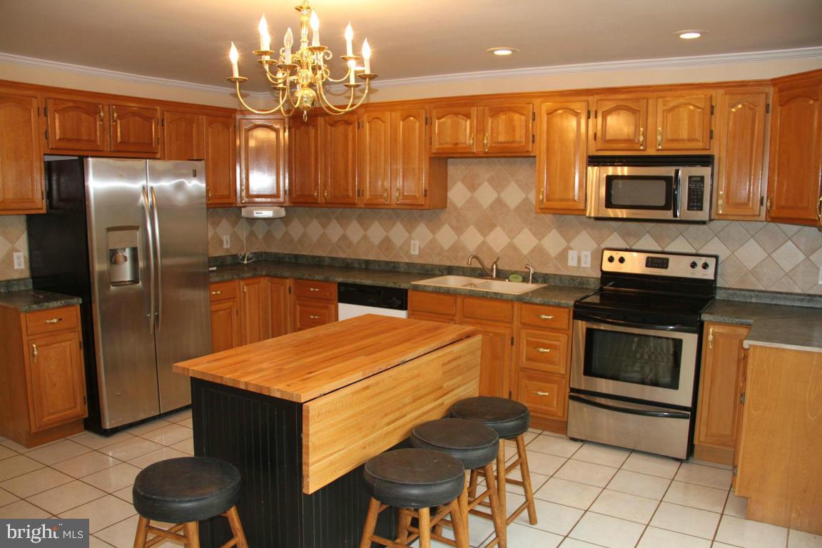 449 Dead End Road Lititz, PA 17543 - Photo 8 of 23