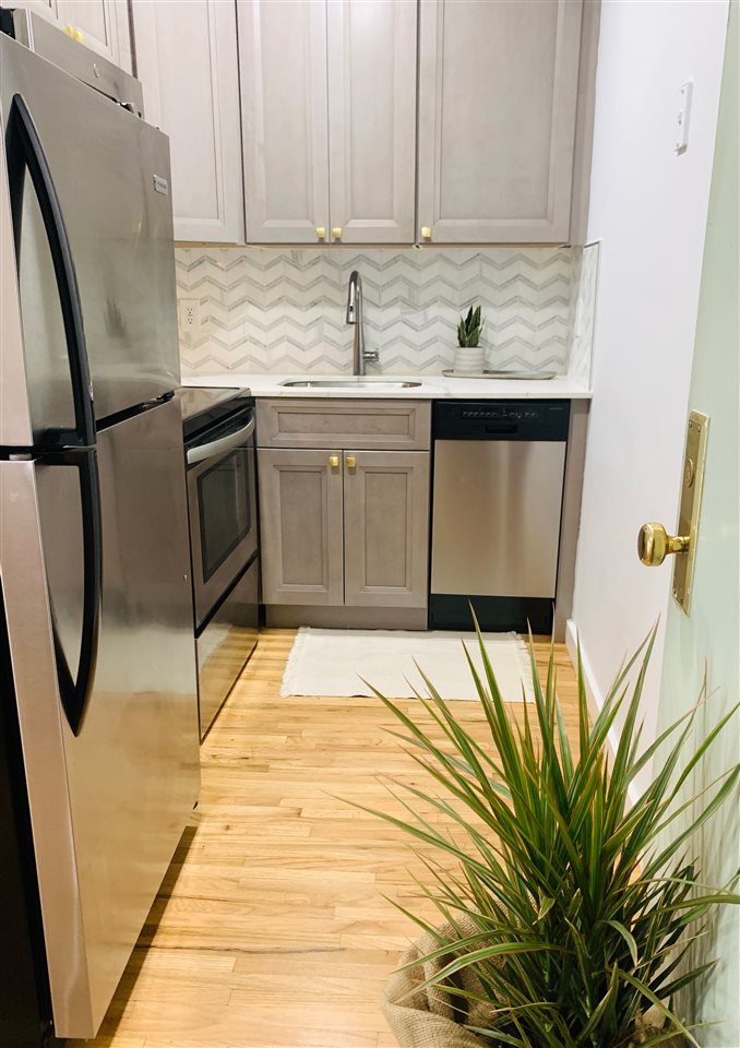 204 Grand Street, Unit 3D Hoboken, NJ 07030 - Photo 2 of 10