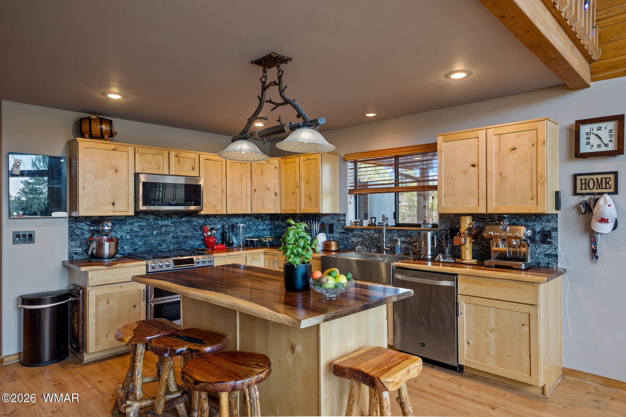 2228 Eagle Lane Overgaard, AZ 85933 - Photo 9 of 26